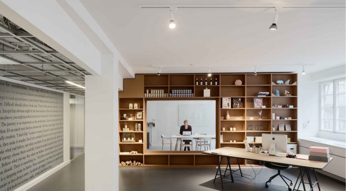 El estante que cambia de humor