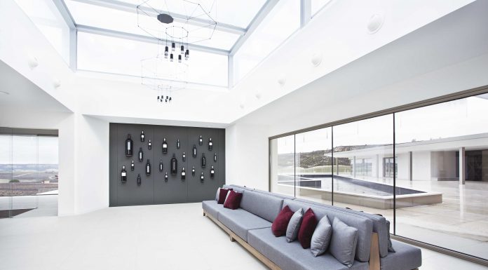 Alvar Aalto en medio del campo