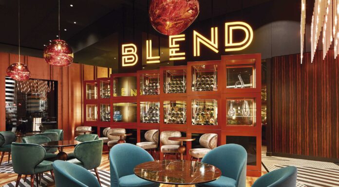 Una jirafa en el balcón