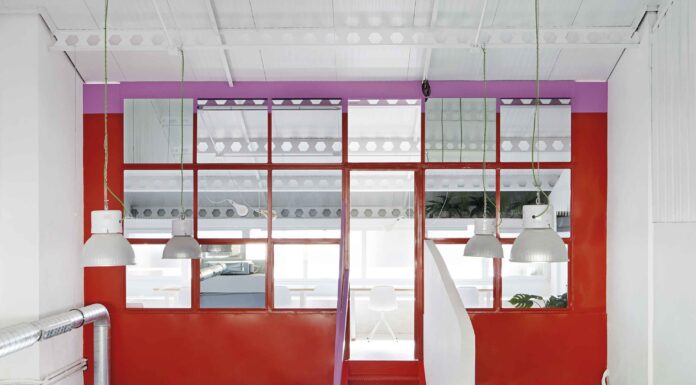 Rojo puro y rosa claro