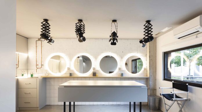 Modernizar una escuela de maquillaje