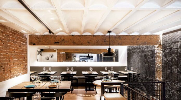 Entre los muros de una antigua lonja