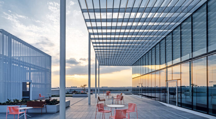 Entre el cielo y la tierra