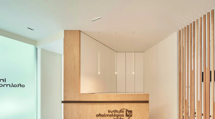 Entre celosías de madera